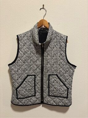 Sleeveless Herringbone Zip-Front Vest - Black & White Fits like SZ L